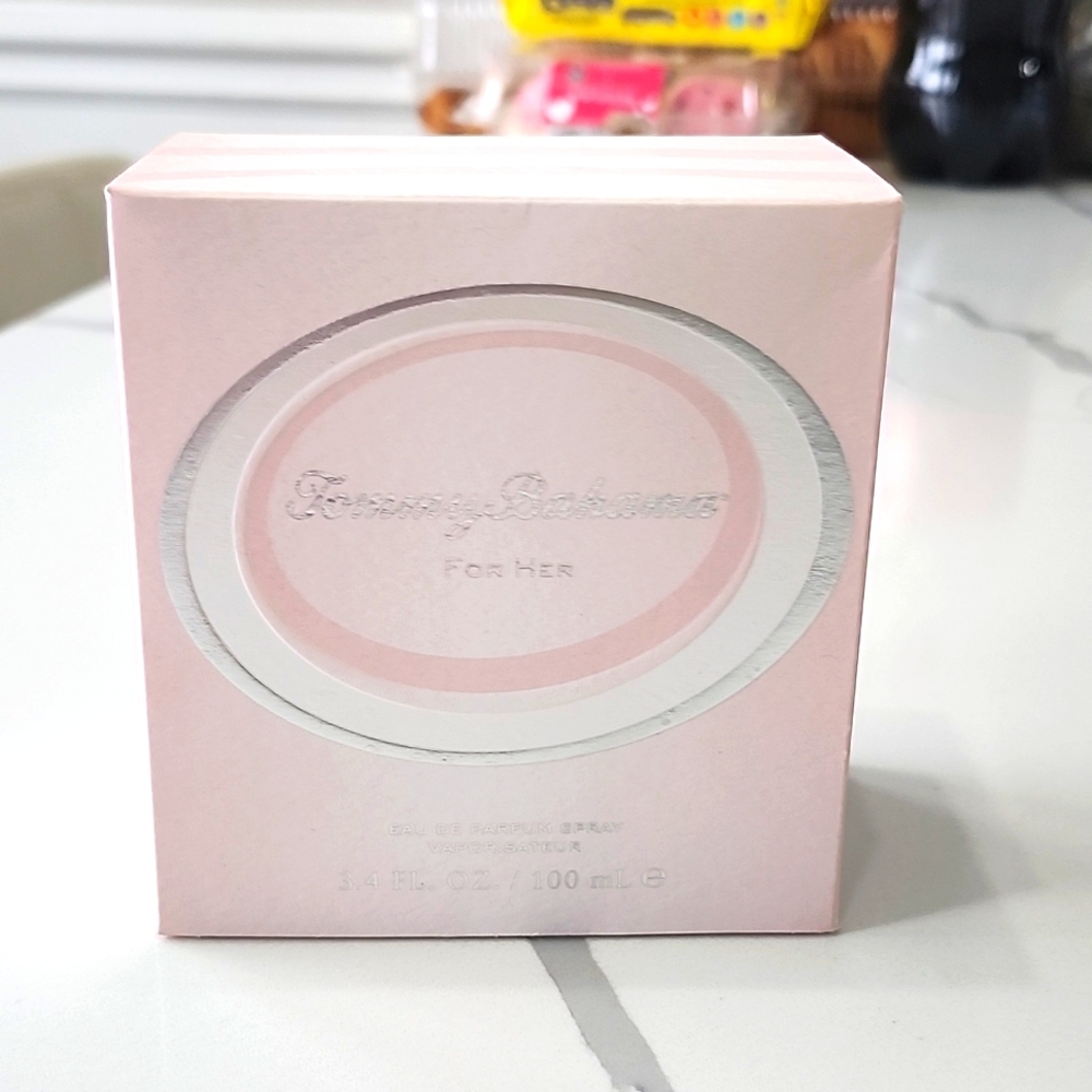 Tommy Bahama women's perfume 🩷🎉 3.4 Oz., NWOT